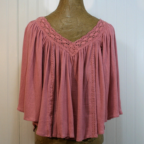 Billabong Tops - Billabong Sm Dusty Rose Lace Trim Boho Peasant Top